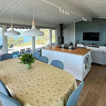 Дом отдыха Spacious With Annex By Drobaksundet Дрёбак